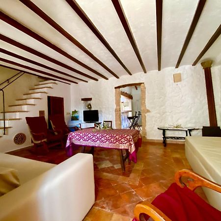 Puerto De Pollensa Villas And Apartments, With Private Mountain Ideal For Runners, Trailers,Near Puerto Pollensa Beach Approximately 5 Minutes Walking, Unique Experience In A Ullal Old Typical Mallorca House With Private Mountain And Near To The Beac ภายนอก รูปภาพ